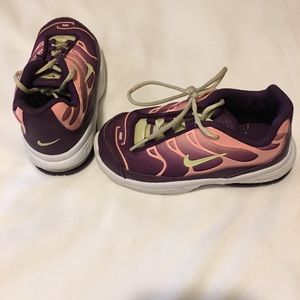 Nike Air Max toddler size 9